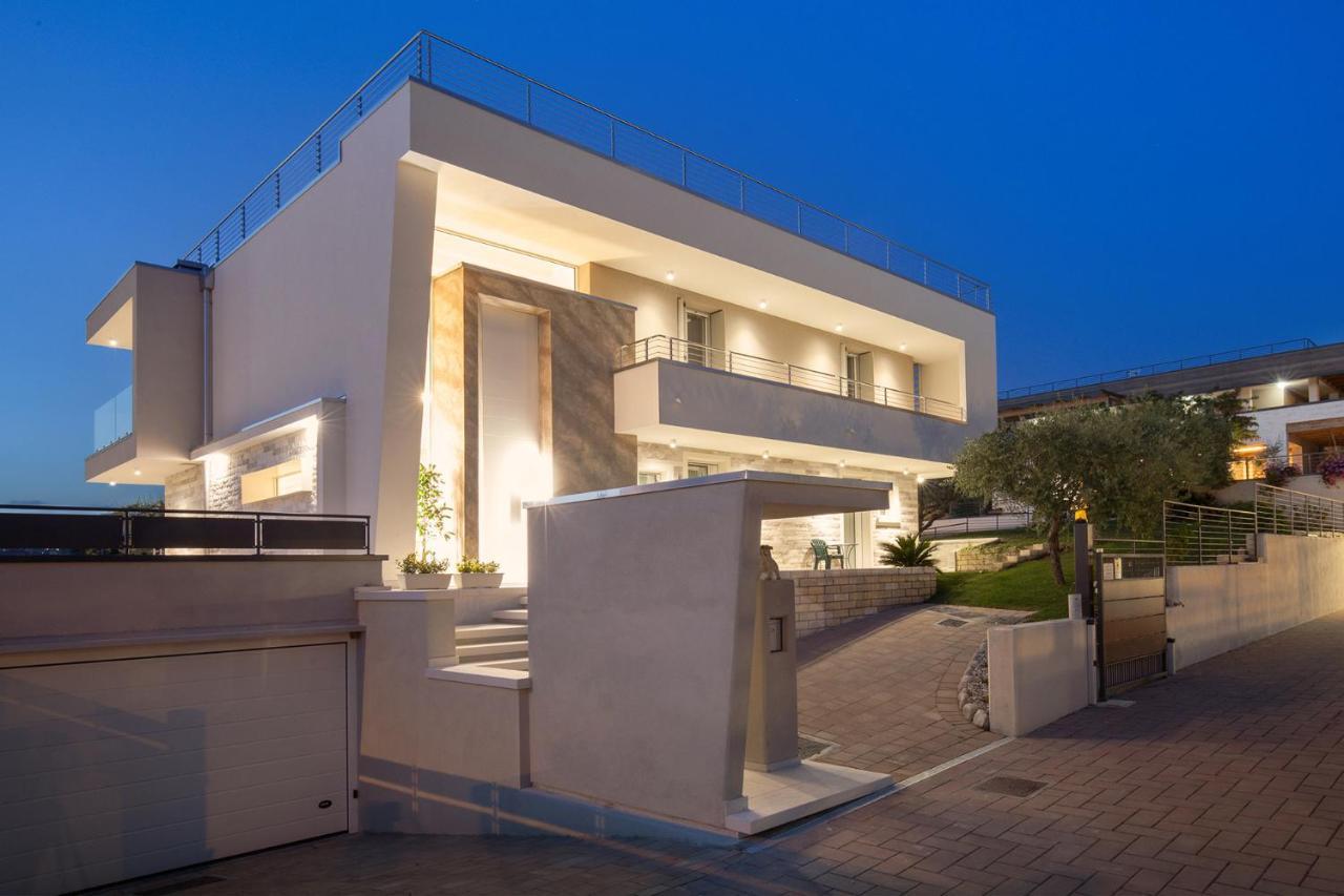 Villa Aurora-Holiday Home Apt3 巴多利诺 外观 照片