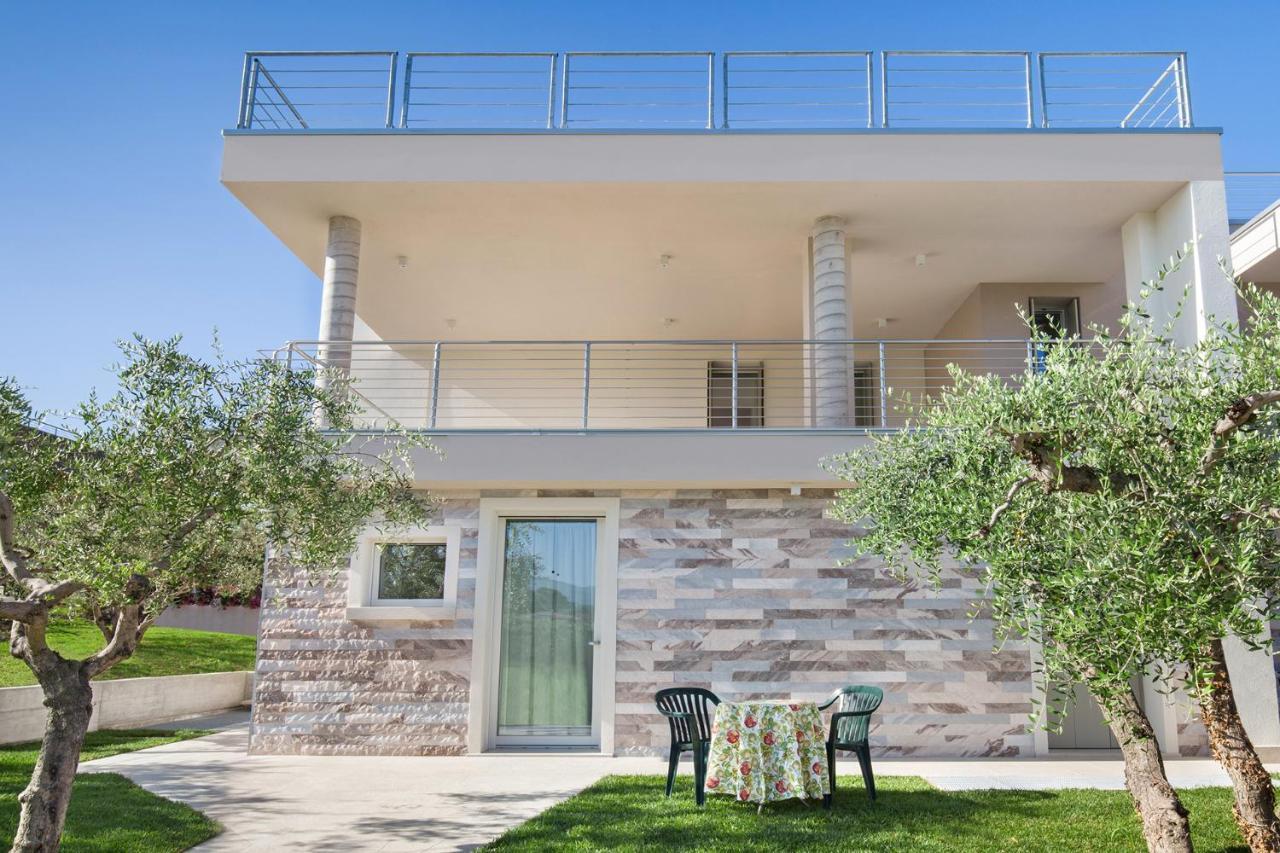 Villa Aurora-Holiday Home Apt3 巴多利诺 外观 照片